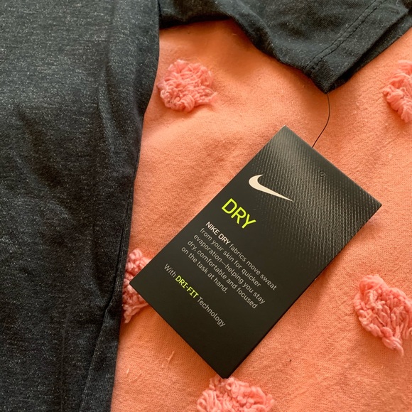 Nike Tee - Picture 2 of 3